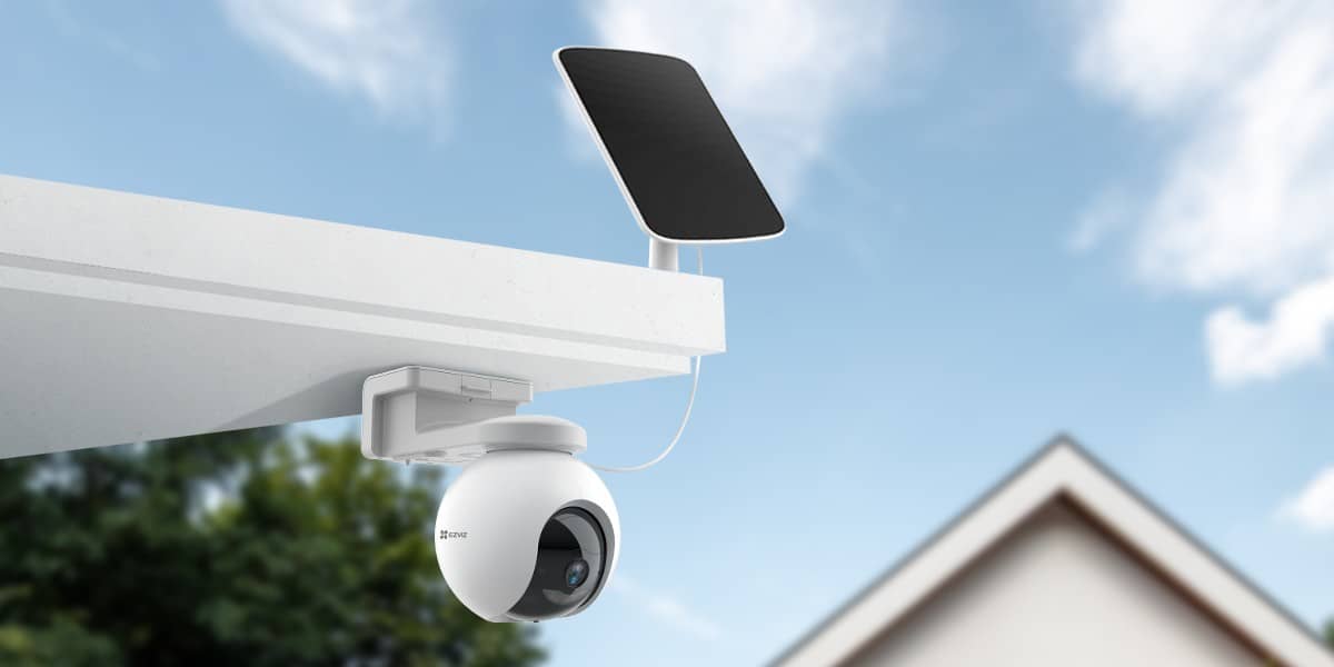 Аккумуляторная камера с солнечной панелью