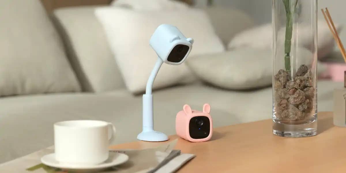 Видеоняня EZVIZ BM1, два варианта размещения