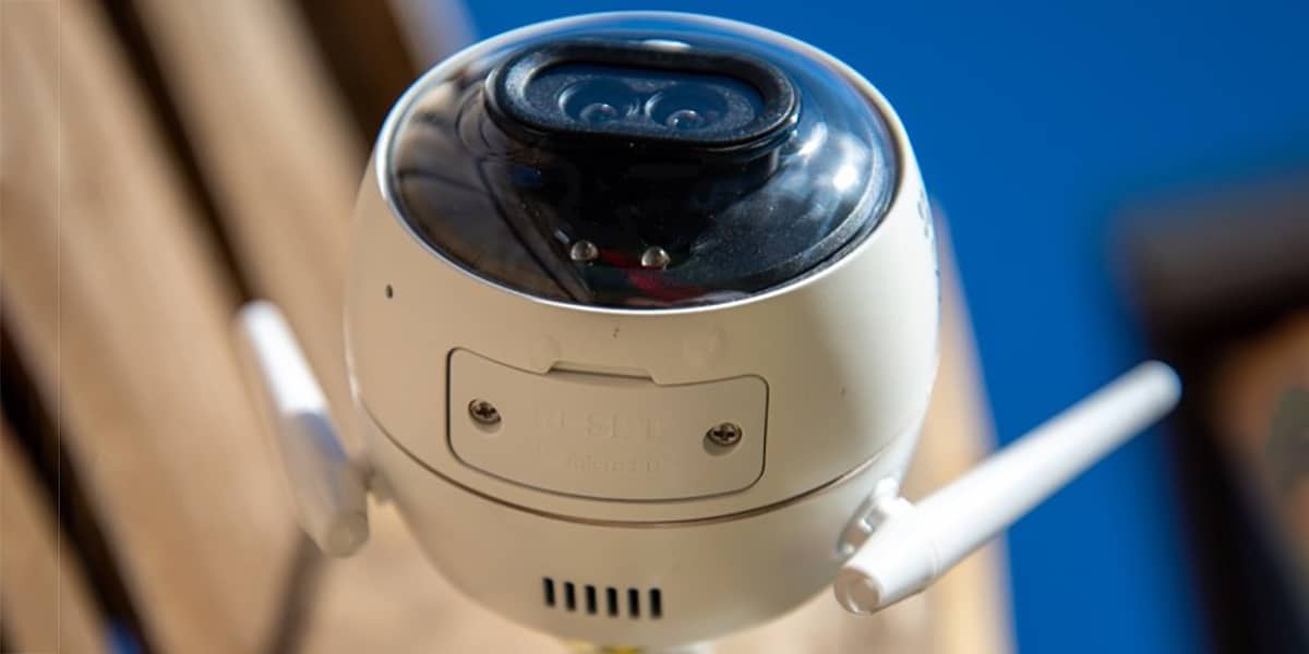 EZVIZ C3X, вид снизу