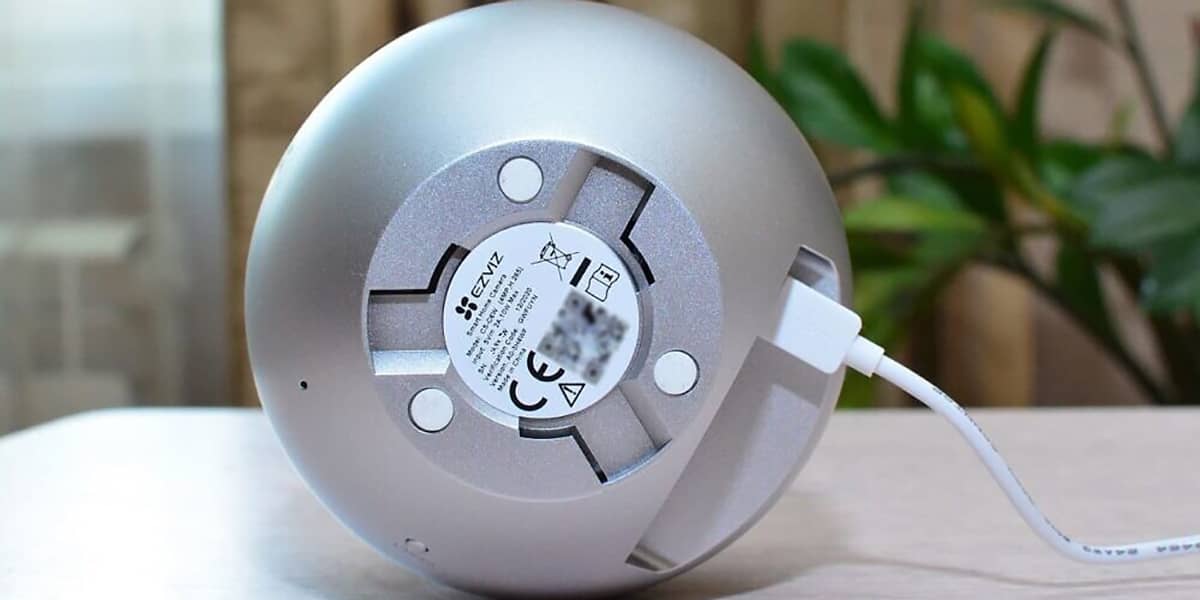 EZVIZ C6W, основание