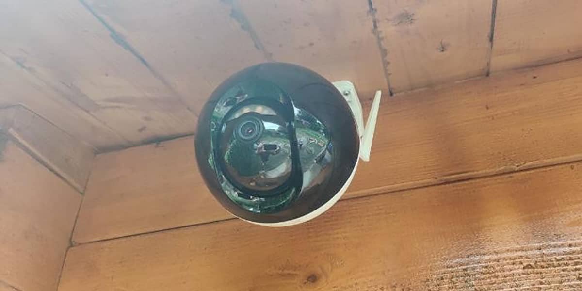 EZVIZ C8C, вид снизу