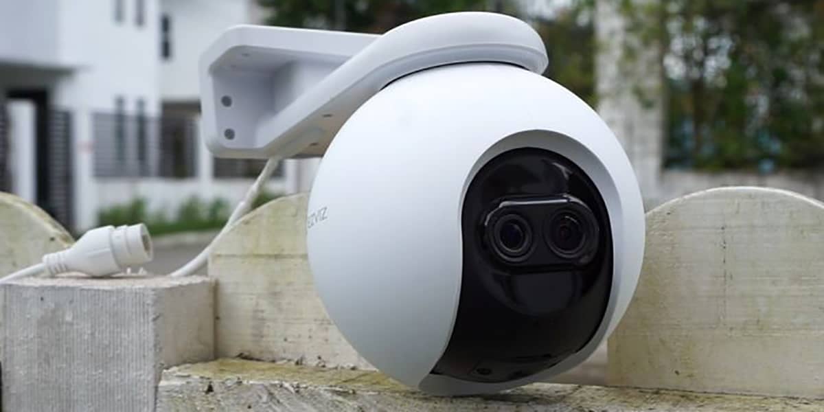 EZVIZ C8PF, камера с кронштейном