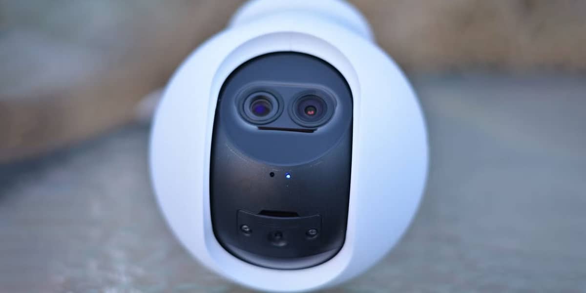 EZVIZ C8PF, крышка под MicroSD карту