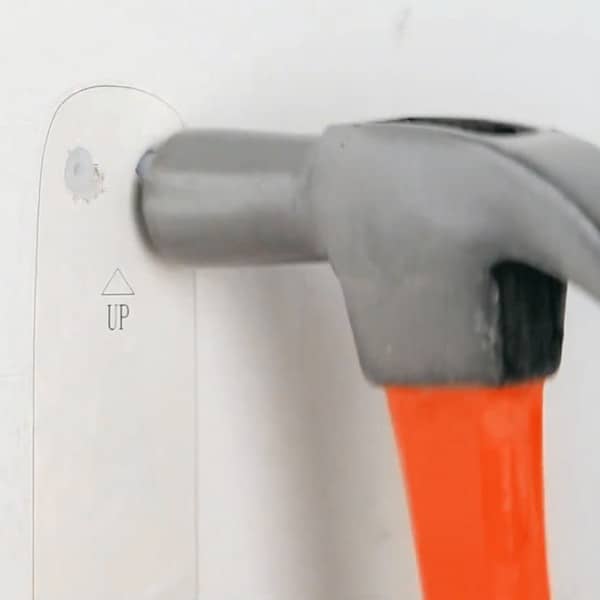EZVIZ DB2C, установка дюбелей