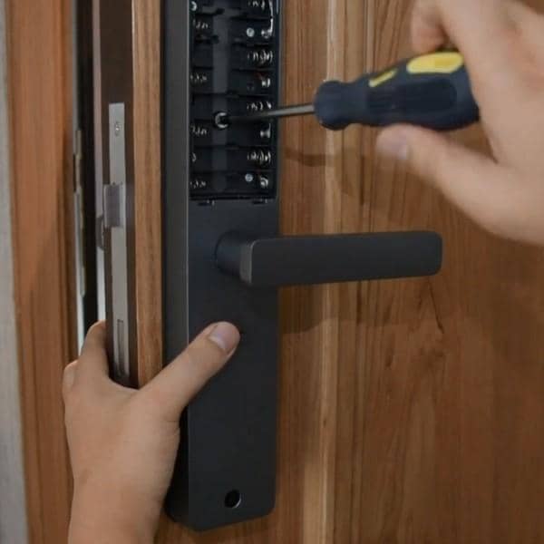 EZVIZ DL05, фиксация панелей