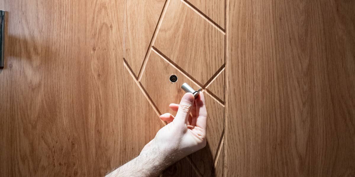 EZVIZ DP2C, отверстие от обычного глазка