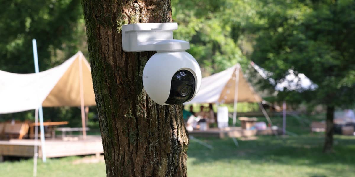 EZVIZ EB8, на кемпинге