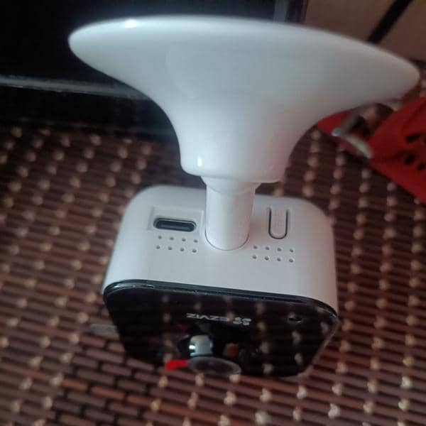 EZVIZ H1c, вид снизу